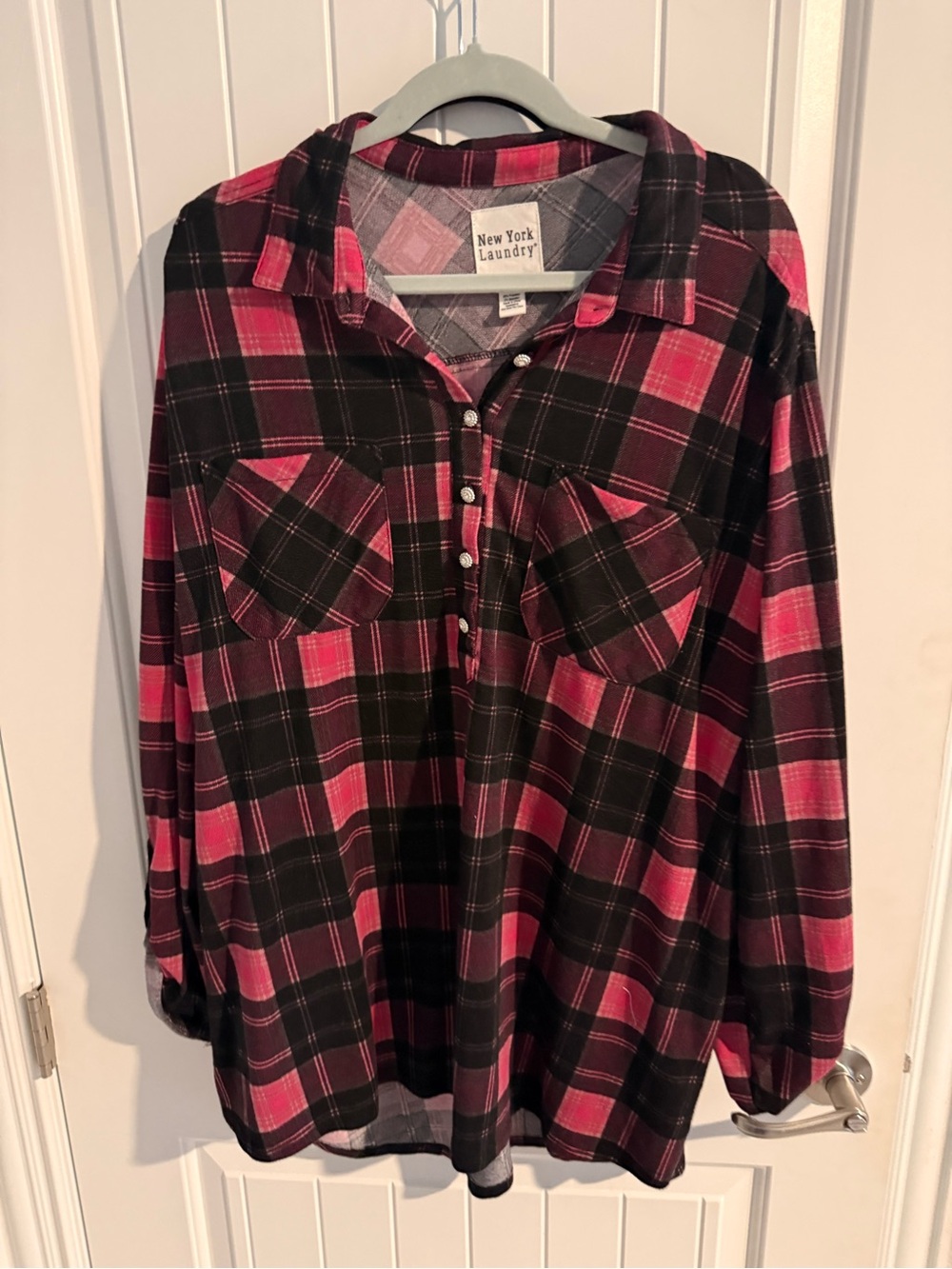New York Laundry 3X Pink Black Plaid Henley Tunic Blouse Rhinestone Buttons